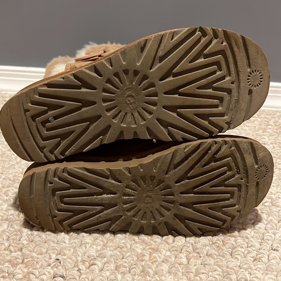 Ugg Boots - Woman’s Size 6 - Picture 9 of 15